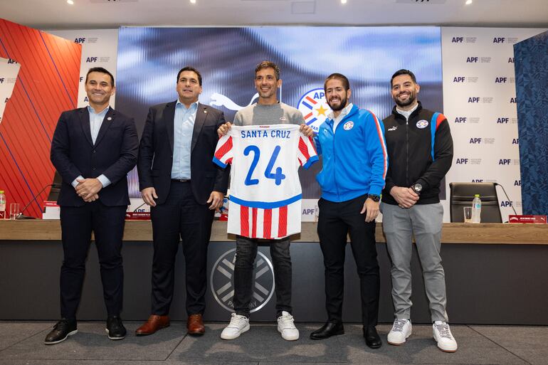 Puma presentó nuevo kit albirrojo.