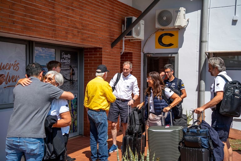 Los delegados de la FIA arribaron ayer a la ciudad de Encarnación, recibidos por autoridades del Touring.