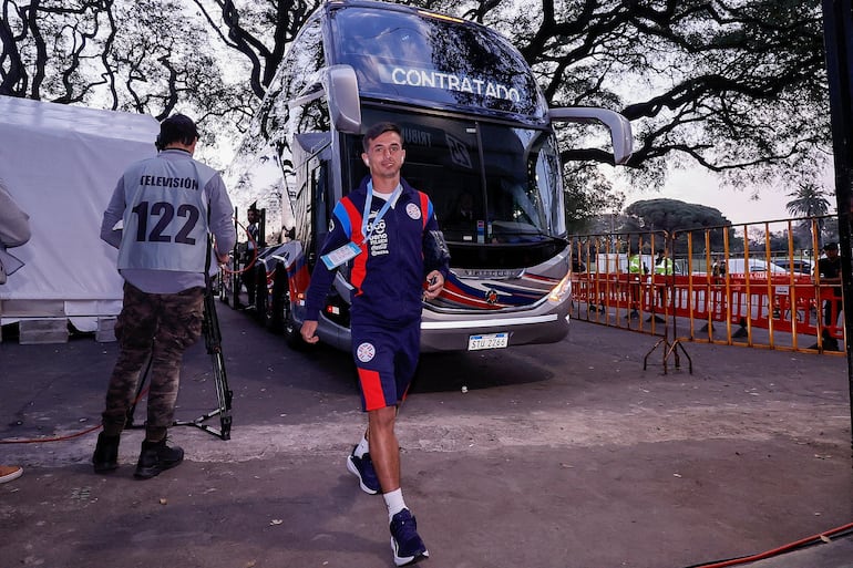 La llegada de la selección de Paraguay para enfrentar a Uruguay por las Eliminatorias Sudamericanas 2026.