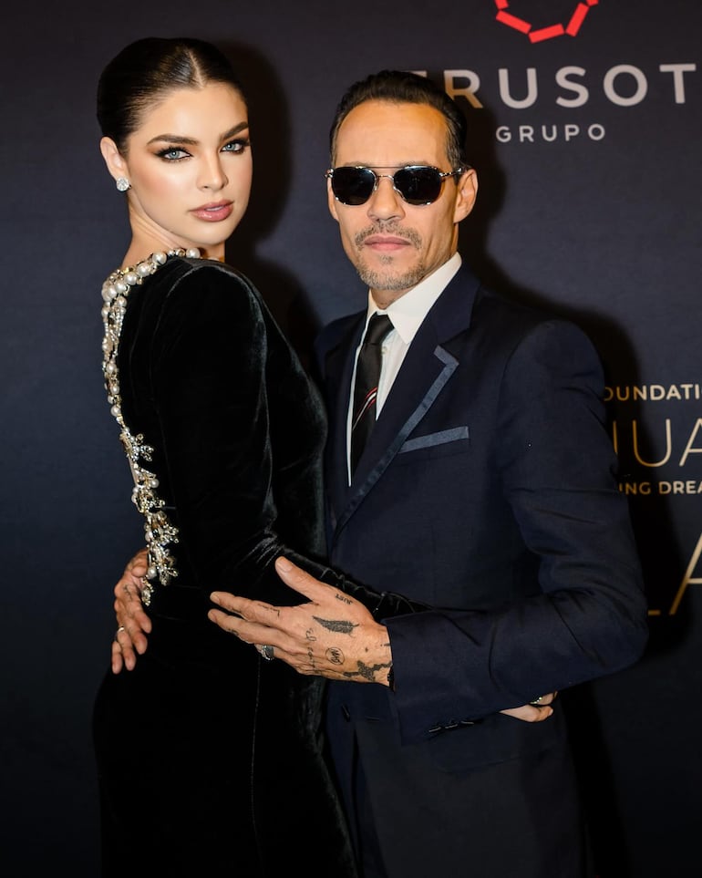 Nadia Ferreira y Marc Anthony posaron así para los medios presentes en el Cipriani Wall Street de Nueva York. (Instagram/Nadia Ferreira)