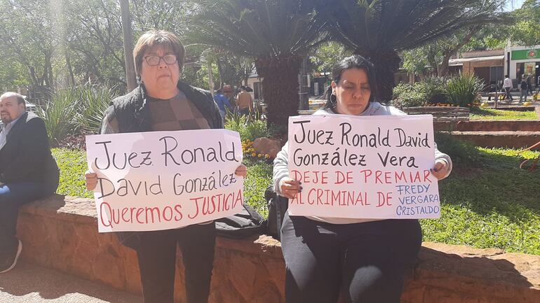 Los familiares de los afectados piden justicia al juez Ronald David González Vera, quien lleva la causa.