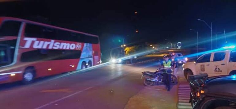 Dos motociclistas fallecen en la ruta PY01, barrio Villa Jardín de Quiindy.