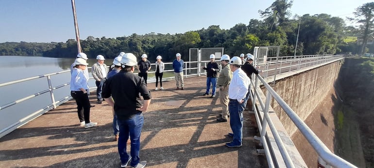 Visita de evaluación del BID al Programa de Rehabilitación y Modernización de la Central Hidroeléctrica de Acaray.