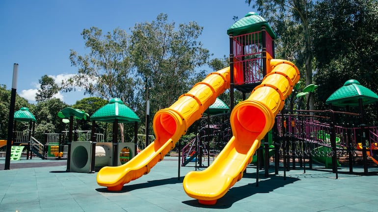 Habilitan parque infantil de la ciclovía de San Lorenzo y piden a los padres cuidar del lugar