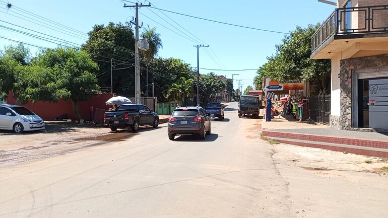 Los pobladores del barrio Virgen del Rosario piden que las calles estén señalizadas, y que estén presentes los PMT para resguardar a los estudiantes de la Esc. San Miguel en los horarios de salidas.