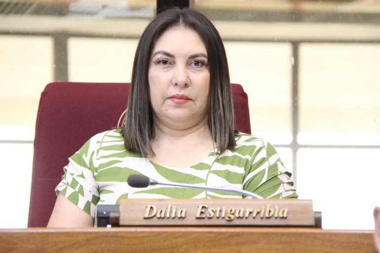 Dalia Estigarribia (PLRA), diputada. 