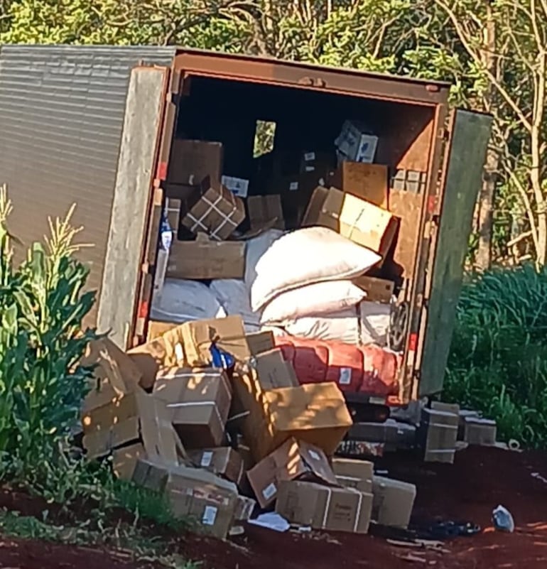 Asaltan y dejan maniatado a camionero en Pirapó.