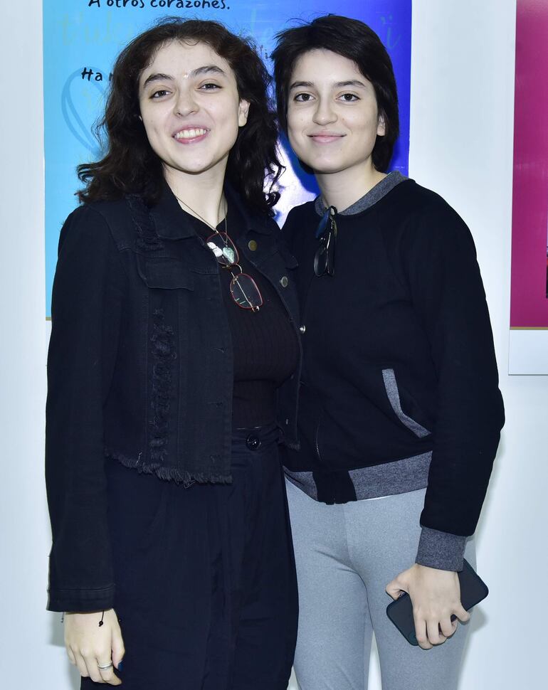 Isabella y Paula Apunte.