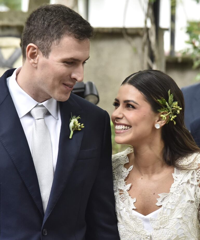 ¡Felices los novios! Sebastián Angulo y María Müller.