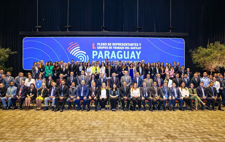 Imagen oficial publicada en  redes sociales por  la Seprelad sobre los participantes del quincuagésimo pleno de representantes y grupos de trabajo del Gafilat.