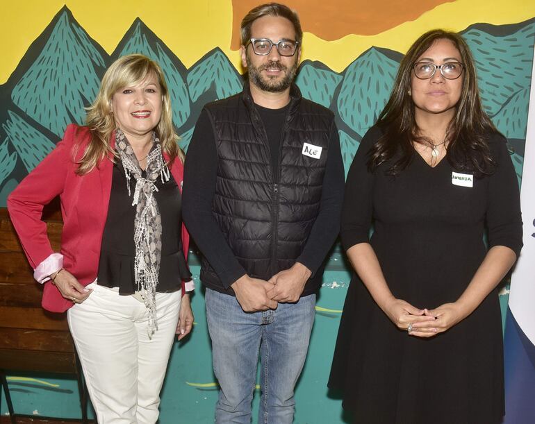 Aide Vera, Alejandro De Filippis y Antonia Delvalle.