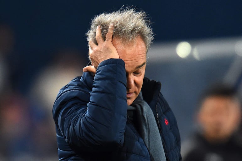 Martín Lasarte, entrenador de Nacional, en el partido frente al Sao Paulo por la ida de los octavos de final de la Copa Libertadores 2024 en el estadio Gran Parque Central, en Montevideo, Uruguay.