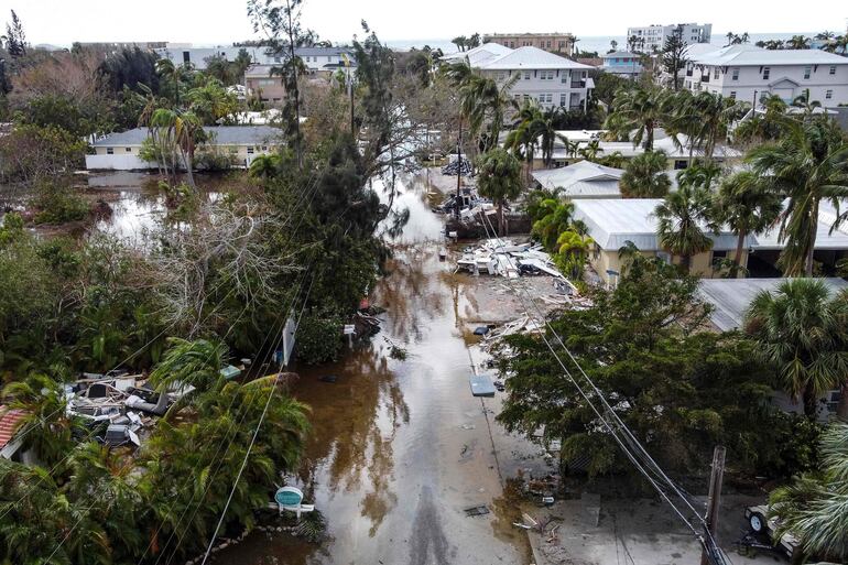 Hurrican Milton dejó una senda de muerte y destrucción por Florida.