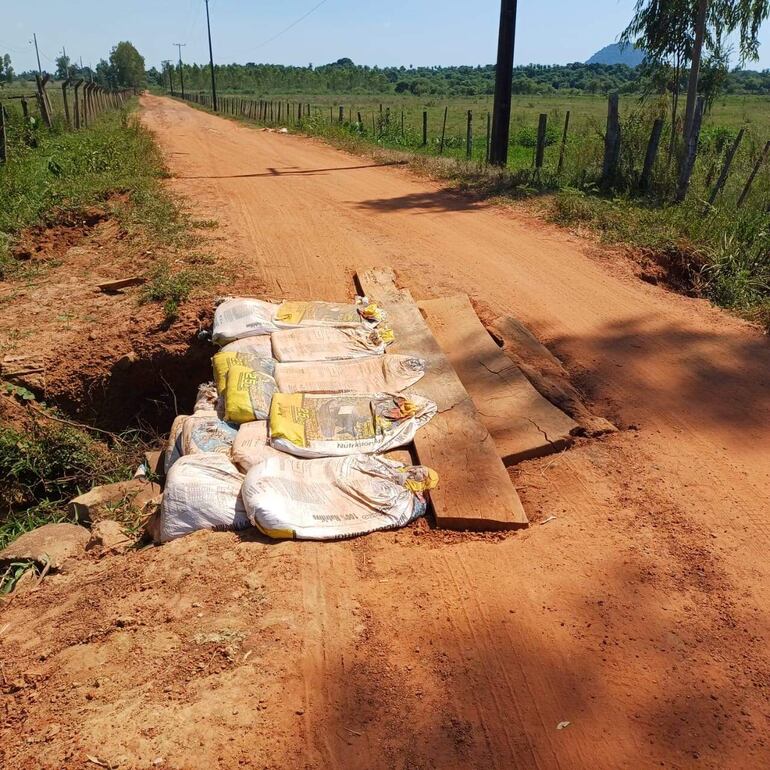 Lamentable situación de caminos vecinales de Acahay.