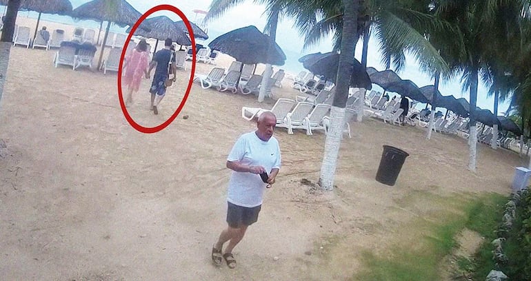 Una imagen de Semana.com que muestra al fiscal Marcelo Pecci y su esposa, en la playa de Barú.