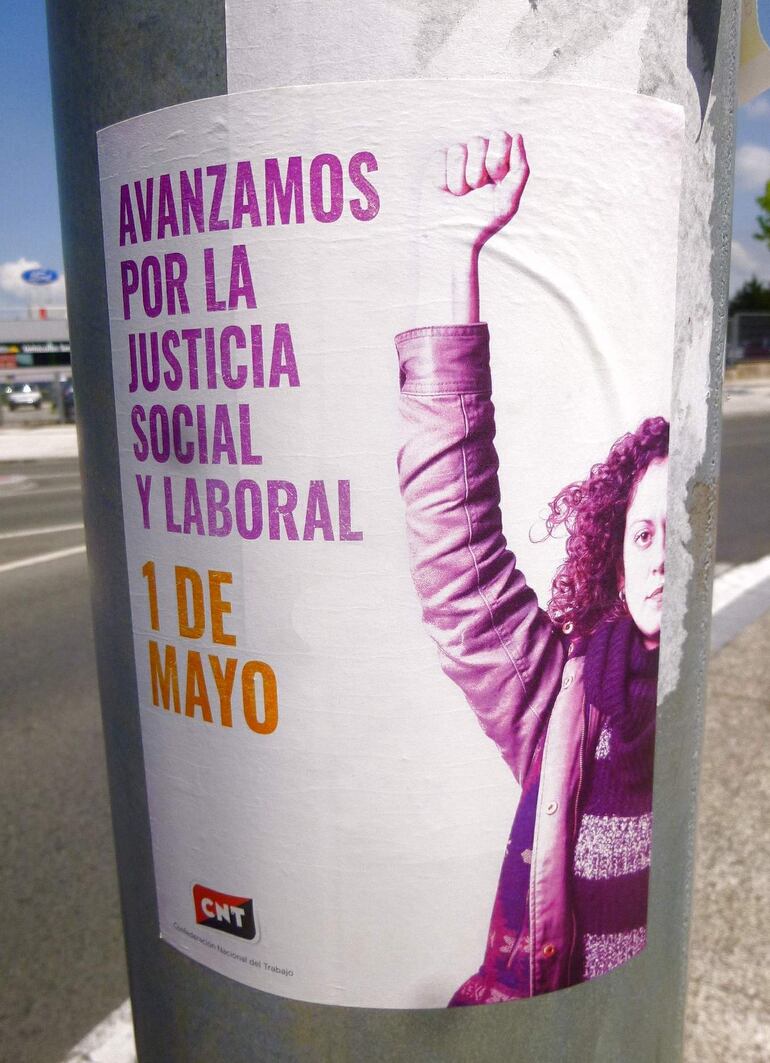 Afiche de la CNT-AIT en una calle de Vitoria