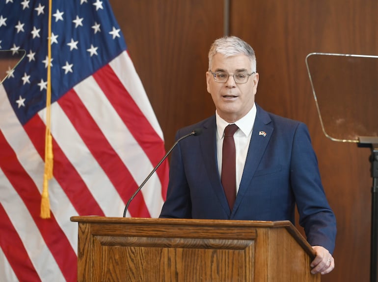 Embajador de los Estados Unidos en Paraguay, Marc Ostfield. 