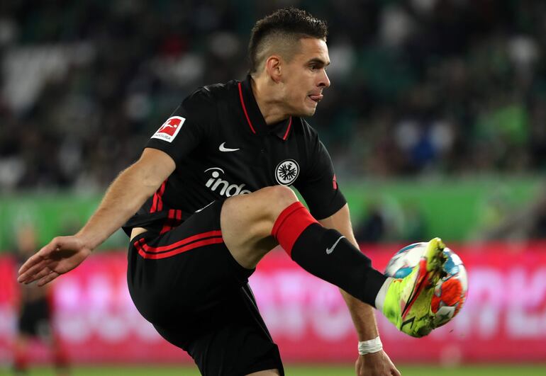 Rafael Santos Borré, en acción con la camiseta del Eintracht Frankfurt, con el que conquistó la Europa League 2022