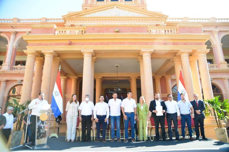 Lanzamiento del programa “Hambre cero” en el Palacio de Gobierno, el 29 de enero.