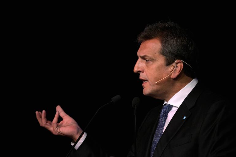 El ministro de Economía y presidenciable, Sergio Massa. Un aliado suyo perdió en una elección provincial, ayer.  (AFP)