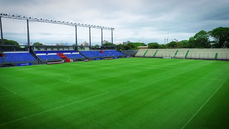 Estadio Arsenio Erico, de Nacional, donde el equipo tricolor se calibrará esta mañana con Guaraní.