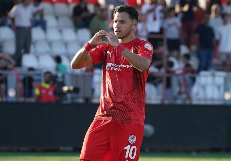 Óscar Romero, durante su último paso en el Pendikspor de Turquía. 