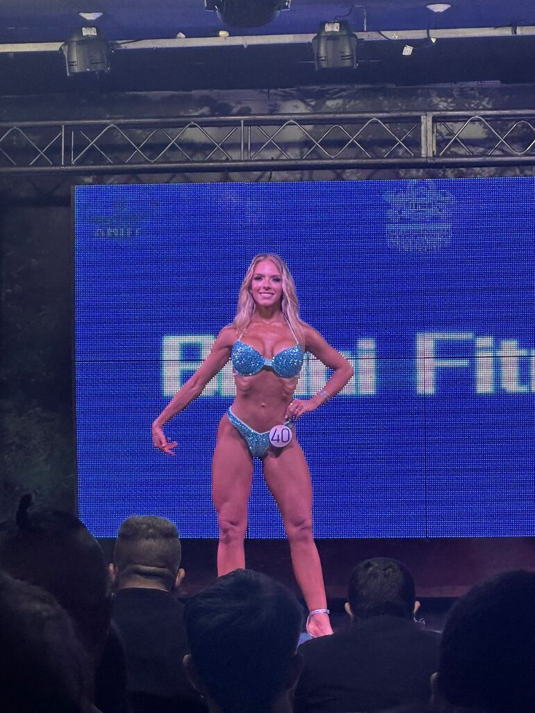 La paraguaya Kyarha Nocetti Vuori se consagró ganadora en la categoría Bikini en el Torneo de Fisicoculturismo y Fitness Mister Misiones. (Gentileza de la entrevistada)