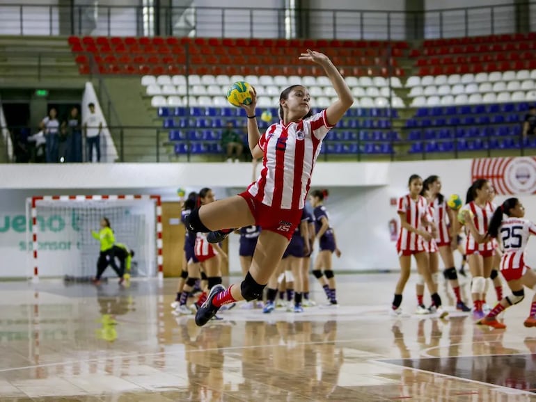 Las niñas de Paraguay B perdieron ayer contra Argentina. En la jornada inaugural cayeron contra sus compañeras del “A”.