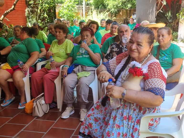 Cierran actividades del programa de adultos mayores del hospital general de Villa Elisa.