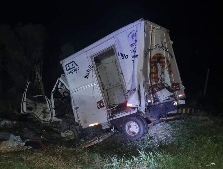 Estado en que quedó el camioncito repartidor de mercaderías.