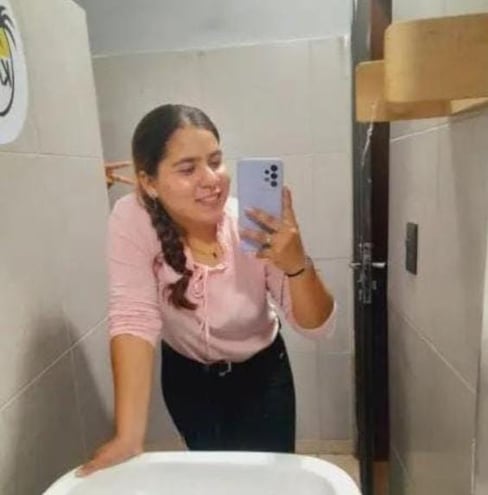 Larisa Raquel Reyes Martínez, se encuentra desaparecida, la misma es una estudiante del primer año de Ingeniería Agropecuaria de la Universidad Nacional de Pilar (UNP).