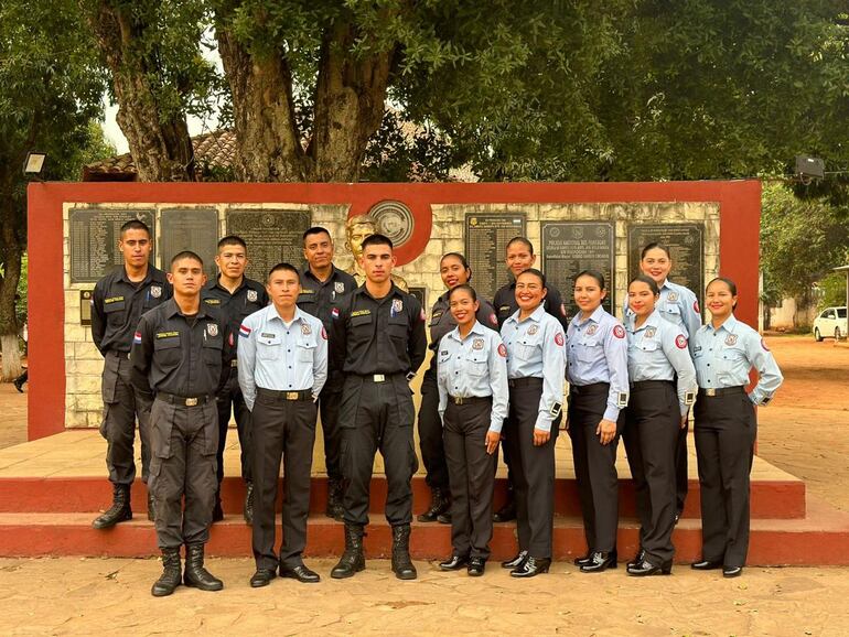 Estudiantes de pueblos originarios en el Colegio de Policía.