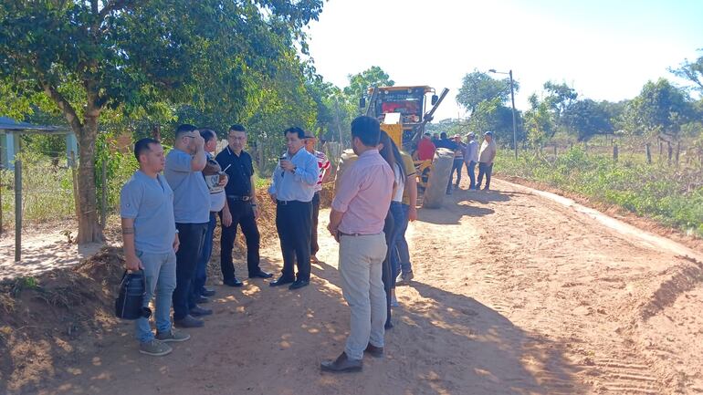 En San Pedro mejoran caminos rurales y prometen reparar calles de la ciudad