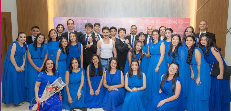 Miembros del coro Ars Canendi Paraguay que representará al país en el festival internacional.