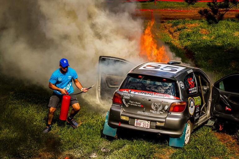 Tras el incidente en el autódromo, el Toyota Vitz de Ariel Orué ya está nuevamente listo.