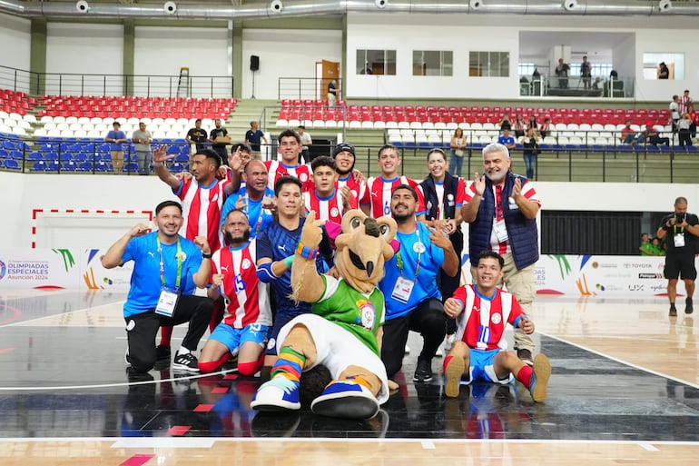 El fútbol unificado de Paraguay festejó otro oro en la competencia.