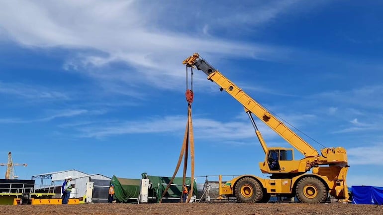 Imponentes piezas de turbina y generadores para la Central Aña Cuá empezaron a llegar.