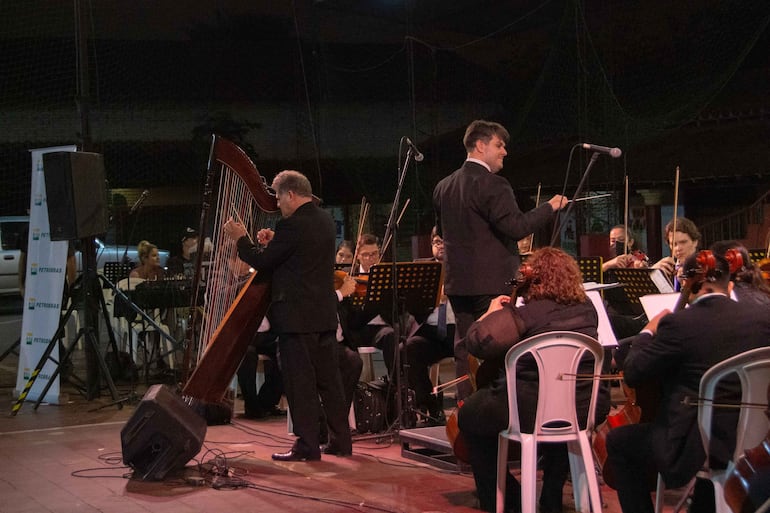 El arpista Marcos Lucena estará como solista en este primer concierto del ciclo de la OSCA en los barrios de Asunción.