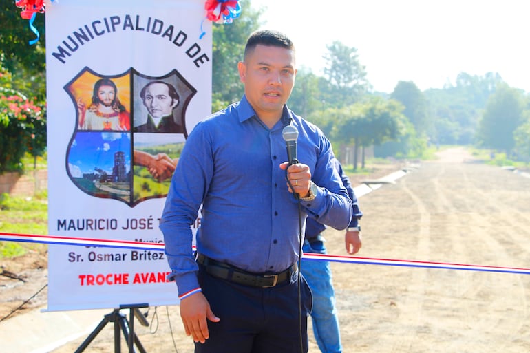 Intendente de Mauricio José Troche, Osmar Brítez Jara (ANR oficialista), denunciado por pagar por obras fantasmas.