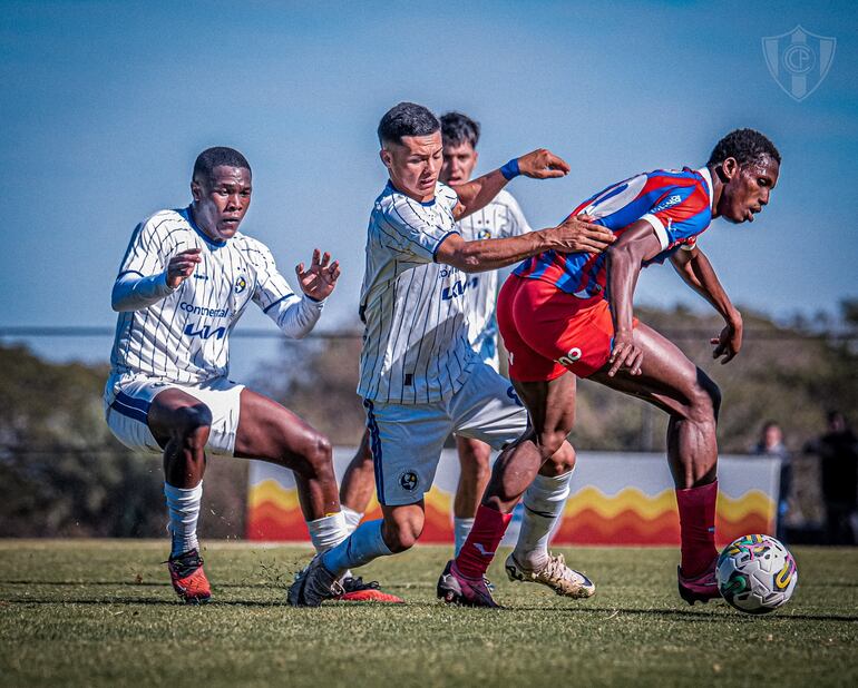 Los azulgranas derrotaron 1-0 a Sol de América en Ypané