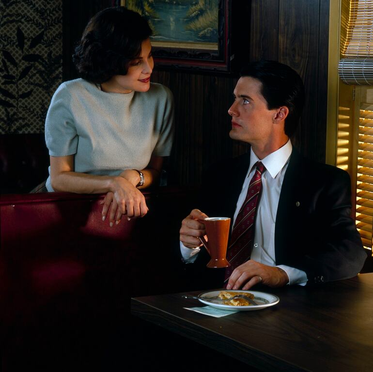 Kyle MacLachlan y Sherlyn Fenn en Twin Peaks