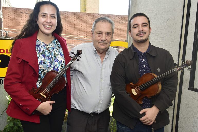 Paula Vera, el maestro Miguel Ángel Gilardi y Carlos Tomás González brindaron detalles del concierto que se realizará hoy en el Teatro de las Américas del CCPA.