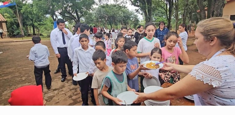 En total 1286 escolares reciben el almuerzo escolar que se extenderá por 37 días.