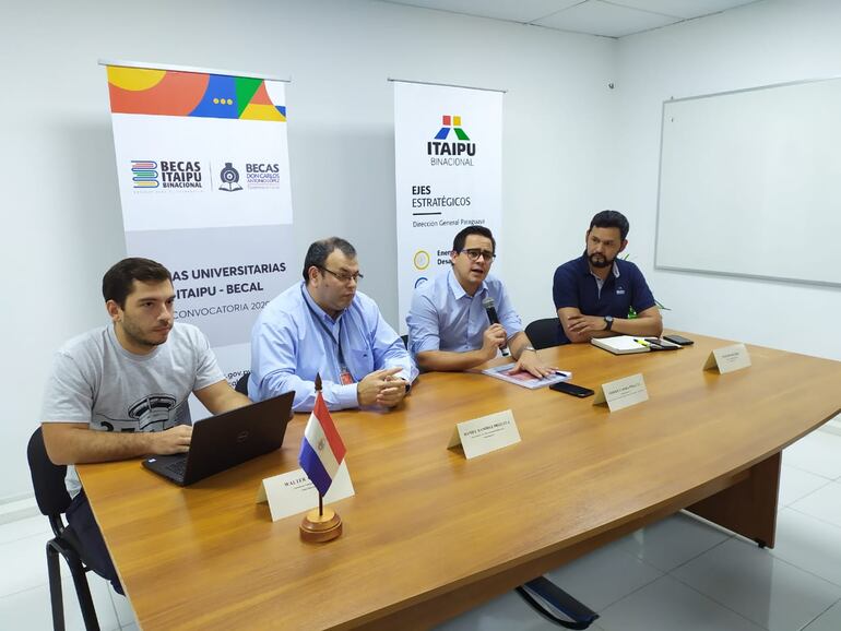 Las postulaciones  a las becas de Itaipu se cierra mañana.