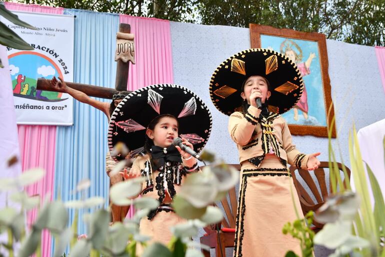 Los pequeños cautivaron a los visitantes con su ternura.