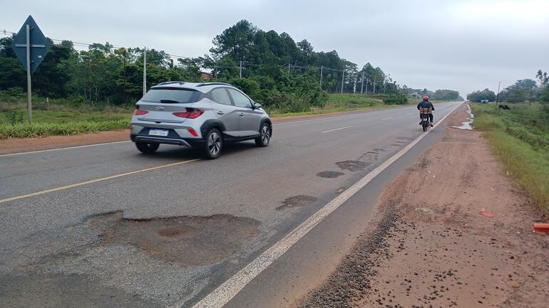 La antigua travesía de la Ruta Py 02 representa el principal acceso y salida de Coronel Oviedo.