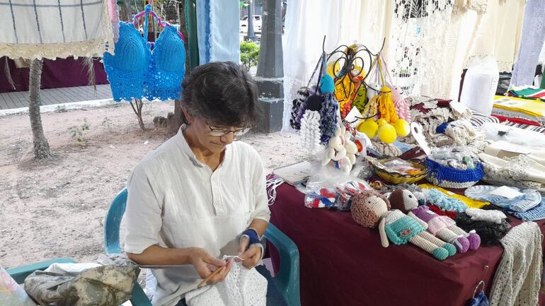 Ferias de artesanos en la Plaza O'leary, donde se ofertan diferentes tipos de productos hechos a mano.