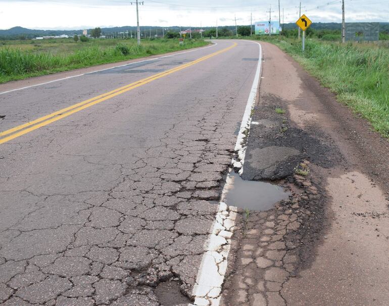 El Carapeguá-Paraguarí de la ruta PY01 se encuentra en pésimas condiciones.