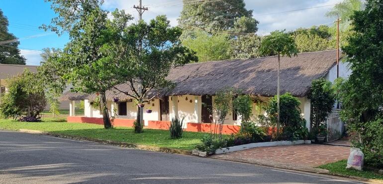 Una de las casonas antiguas que perdura en el tiempo, en la ciudad de San Miguel, Misiones.