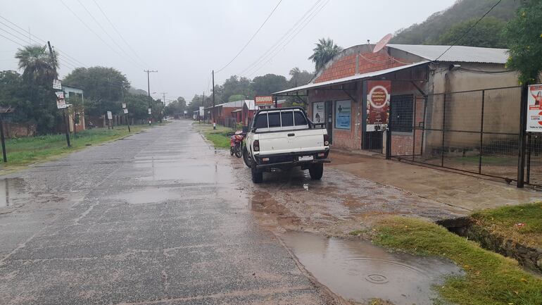 Así se presentan las calles en Fuerte Olimpo, este domingo.